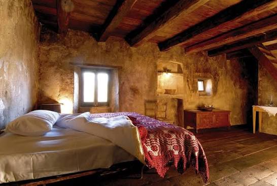Stone lanes of Santo Stefano di Sessanio, which serve this hotel as its corridors.